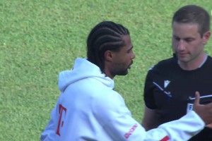 2025年08月13日 拜仁2-1草蜢取热身赛3连胜 伦纳特传射阿萨雷破门迪亚斯失单刀