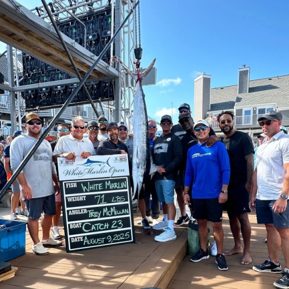 乔丹驾1800万新船参加钓鱼大赛️钓获32kg大鱼有望40万奖金