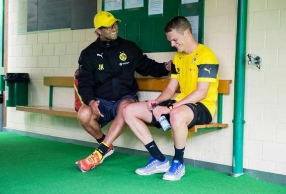 金特尔：现在偶尔还会联系克洛普，当年去多特的时机不太合适