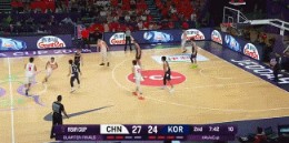 突施冷箭！朱俊龙埋伏底角飚进三分 将分差拉到6分打停韩国