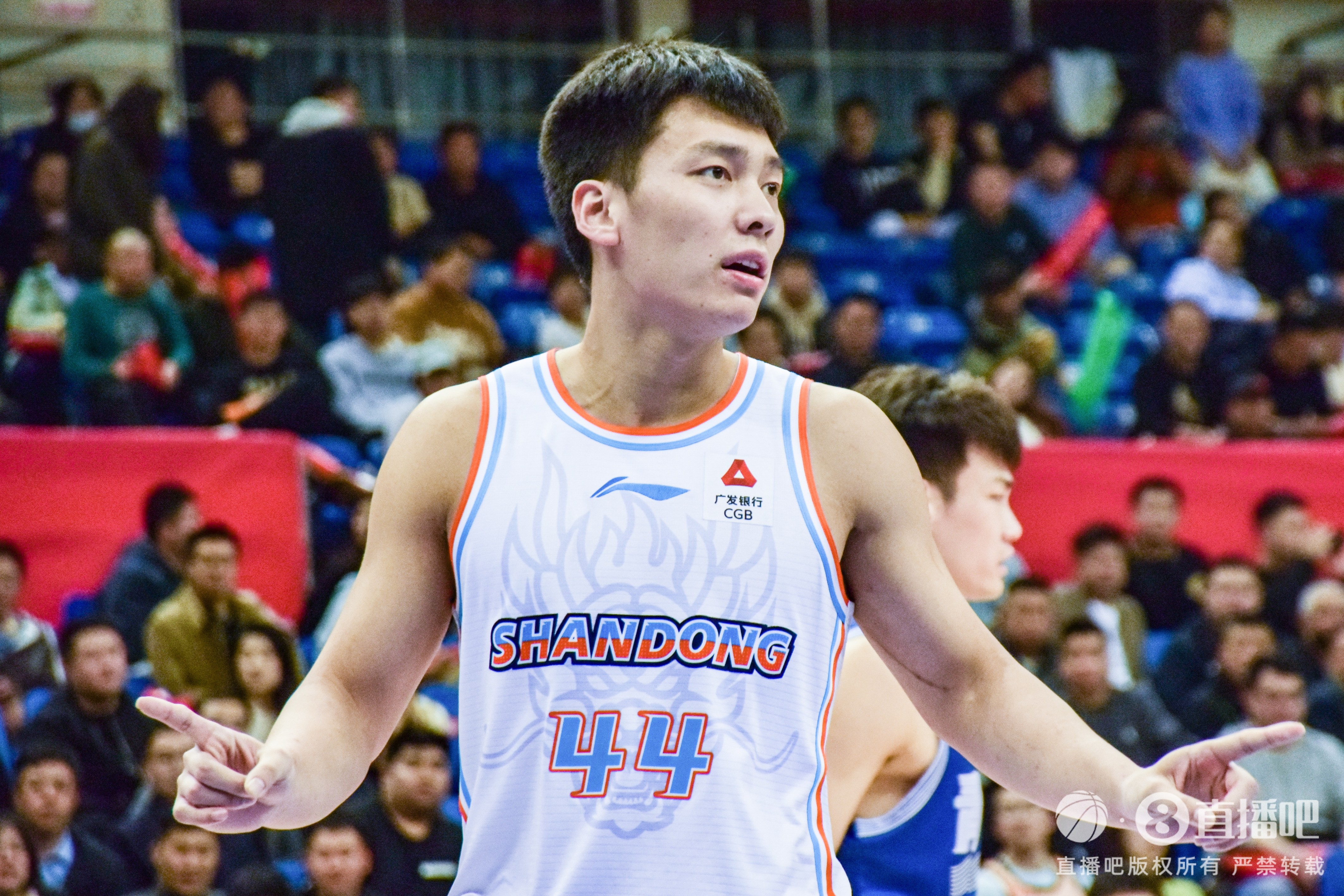 济南时报：山东队8月15日将与来访的辽宁队进行内部教学赛