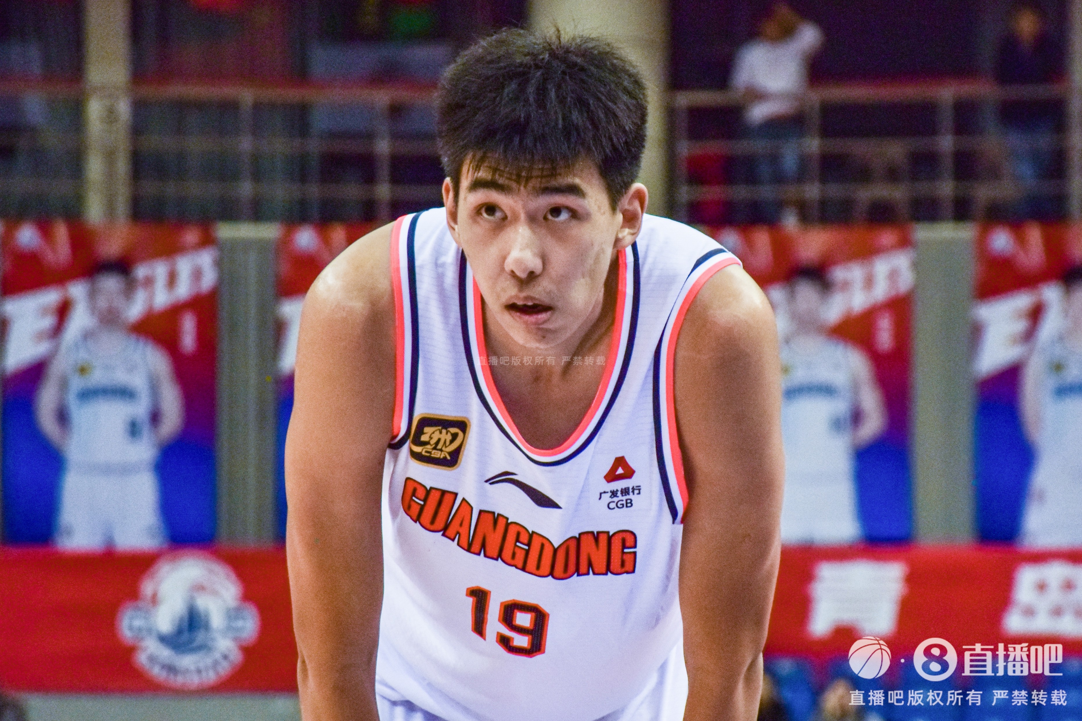 直播吧：徐昕认为自己不适合广东打法 言语冲突前本已谈好续约