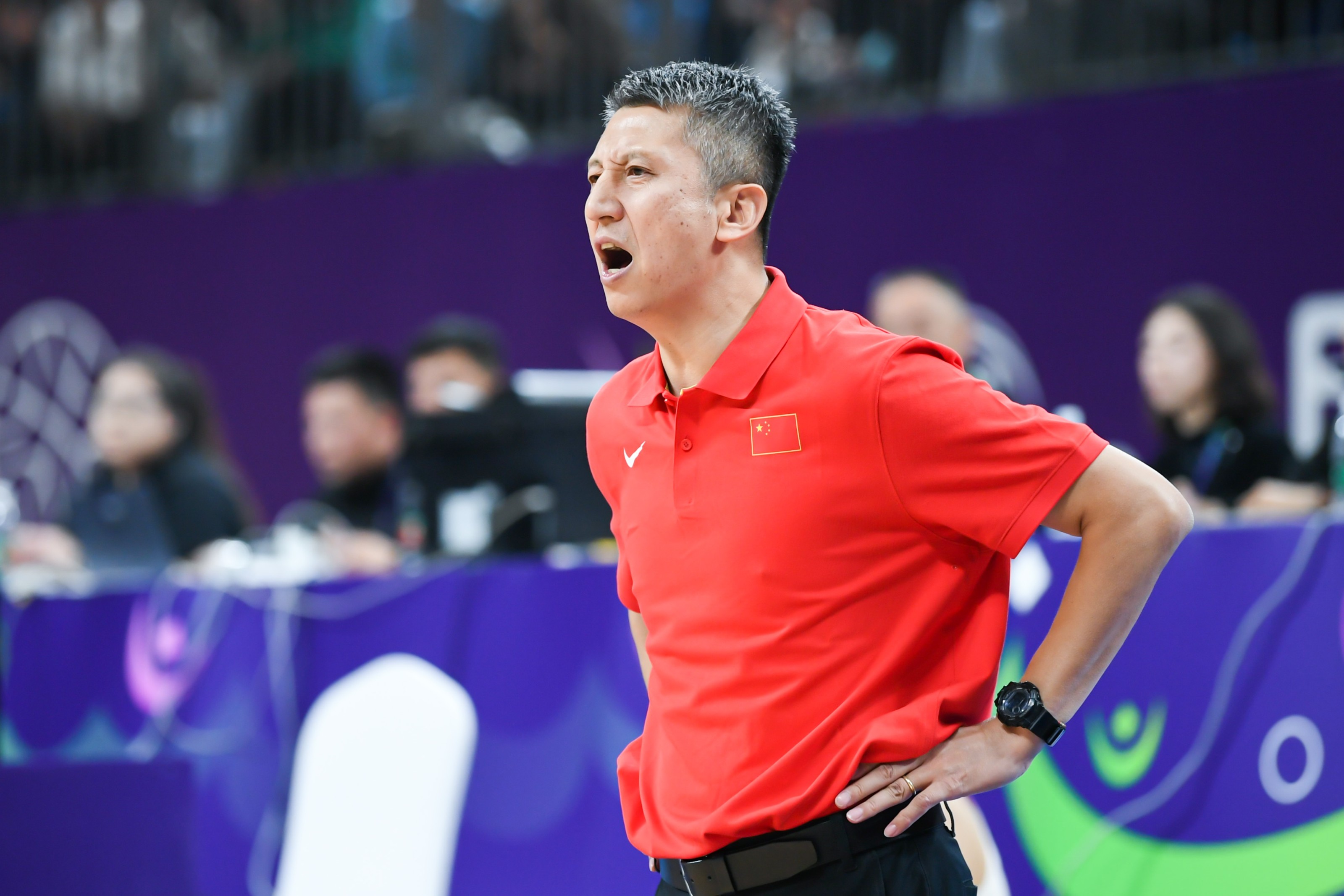 媒体人：韩国开局打得非常灵 中国男篮要杀伤 守是守不下来的