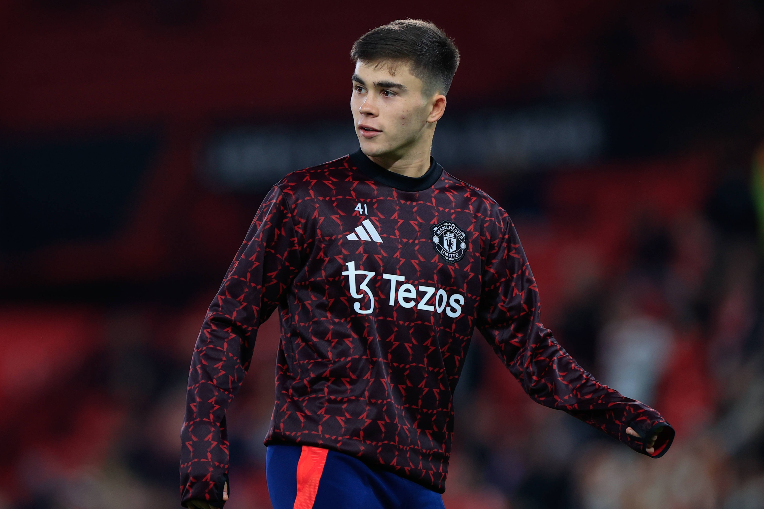 BBC：由于莱昂的加盟，曼联考虑将18岁小将阿玛斯免费租借谢周三