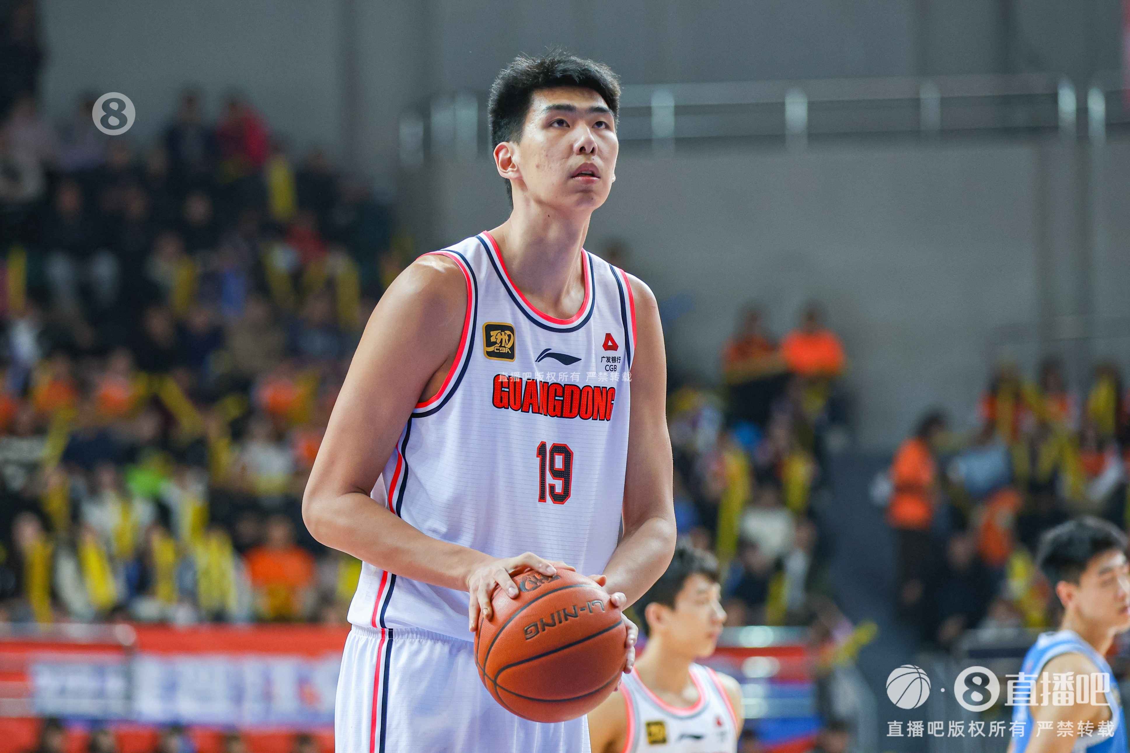 徐昕是广东自行培养球员 因此不像陈国豪杜伯超一样能进匹配流程