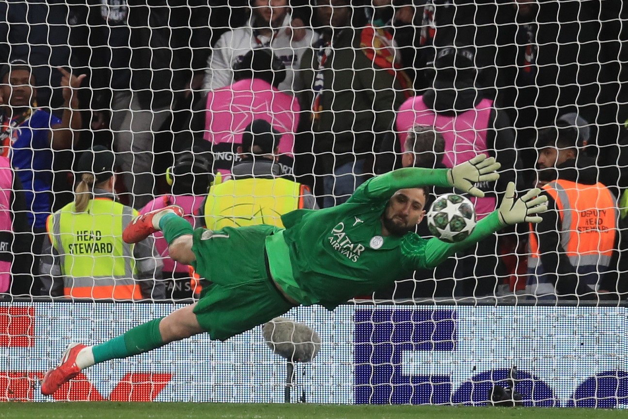 记者：多纳鲁马是曼城引援候选，球队已向巴黎询问转会条件