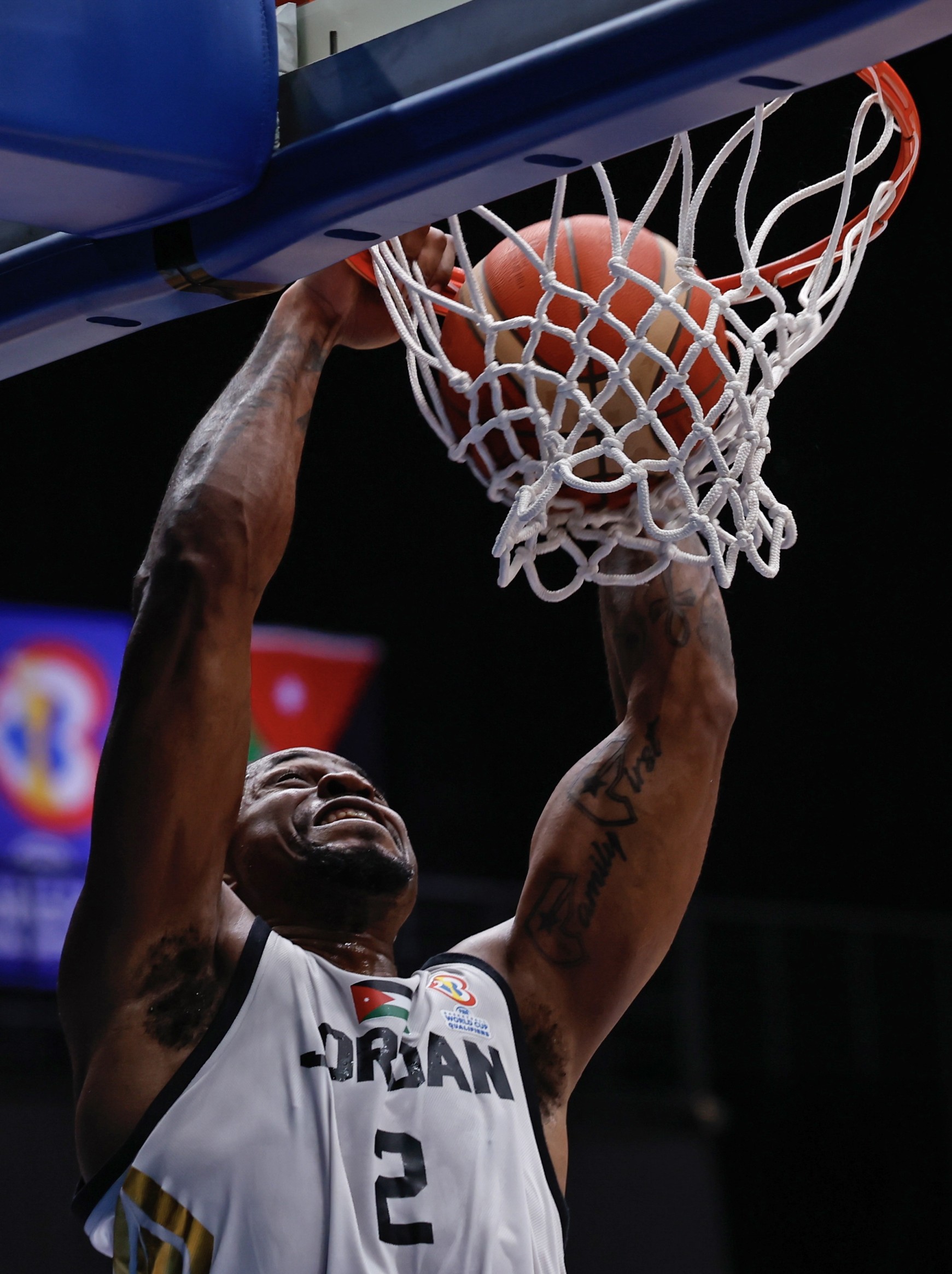 无缘亚洲杯八强！媒体人：除了杰弗森 约旦不能还靠37岁的塔克吧