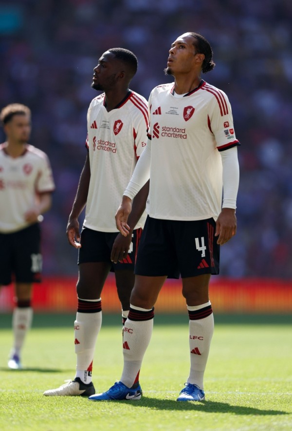 詹俊：拆散"麦8赫"防线压力更大 利物浦夏窗亟需买中卫&最好买2个