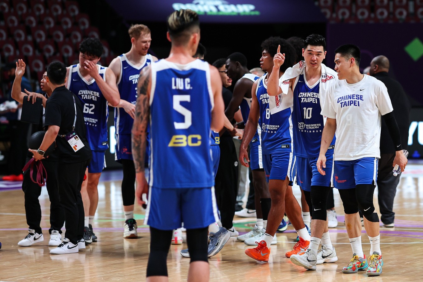 媒体人：中国台北大多数方面发挥都挺出色 但篮板球问题依旧很大