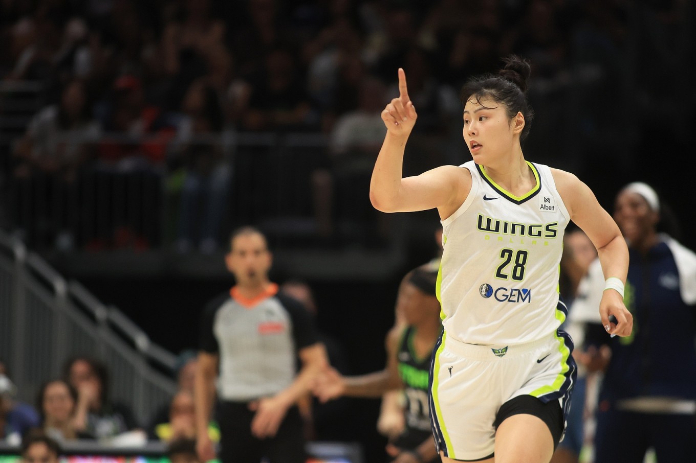 复苏！李月汝轰20分4板2断+创纪录 飞翼被轰19-3攻击波仅小宝得分